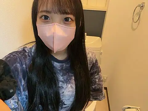 Snapshot of ohuton_love chatting on July 8, 2026, 9:43 am ohuton love online show from July 8, 2026, 9:43 am