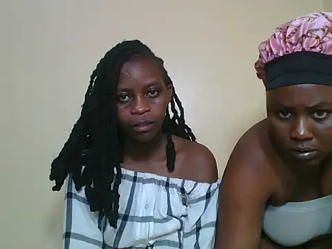 Snapshot of SpaLovers chatting on July 7, 2026, 6:11 pm SpaLovers online show from July 7, 2026, 6:11 pm