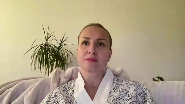 Delissaxx online show from June 23, 2026, 9:24 pm