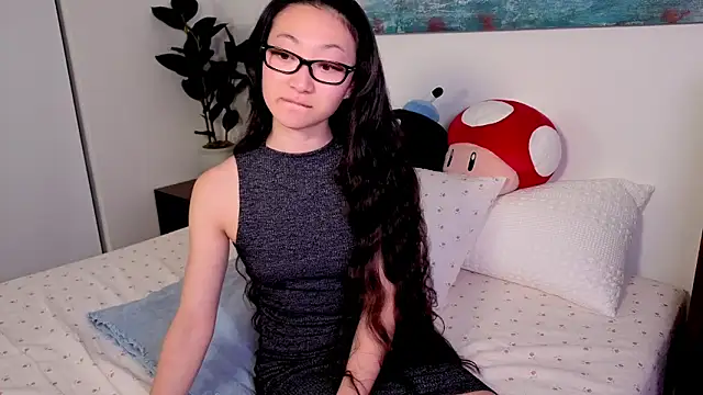 MySweetSofie online show from November 23, 2025, 4:44 am