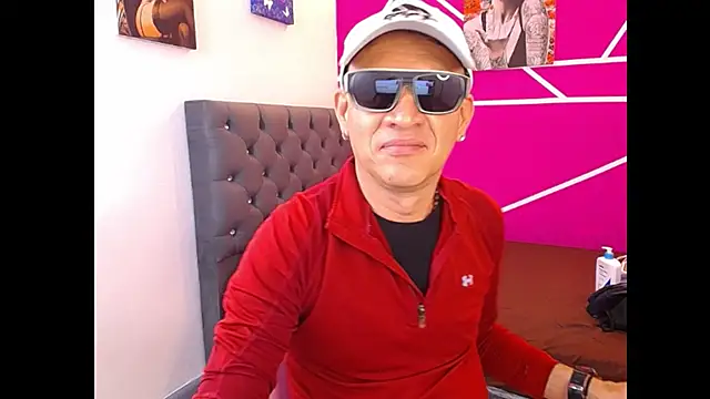 Snapshot of Cesirry_ chatting on June 23, 2026, 7:34 pm Cesirry online show from June 23, 2026, 7:34 pm