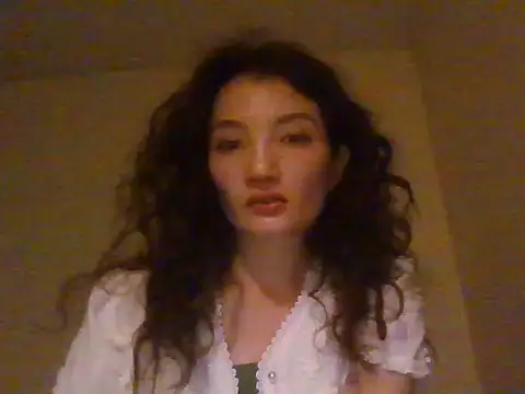 Snapshot of Calenyagi chatting on June 28, 2026, 3:29 pm Calenyagi online show from June 28, 2026, 3:29 pm