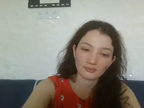 Snapshot of Calenyagi chatting on July 12, 2026, 7:09 am Calenyagi online show from July 12, 2026, 7:09 am