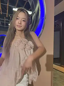 Snapshot of Uugirl00 chatting on June 23, 2026, 12:25 pm Uugirl00 online show from June 23, 2026, 12:25 pm