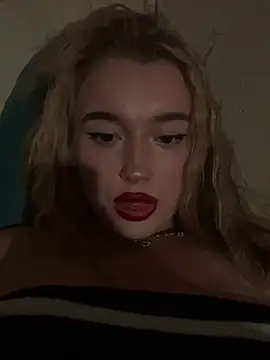 lyalyalii online show from July 8, 2026, 7:14 pm