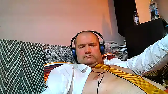 CristianDaniel78 online show from August 2, 2026, 5:43 pm