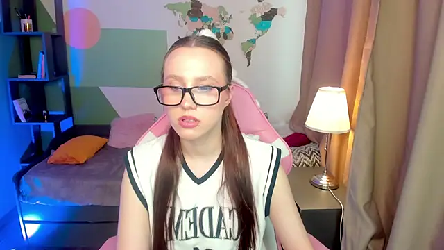 Bella Sage online show from July 4, 2026, 5:47 am