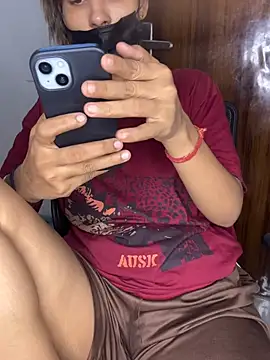 Snapshot of Romantic_couple69 chatting on July 19, 2026, 4:21 am Romantic couple69 online show from July 19, 2026, 4:21 am