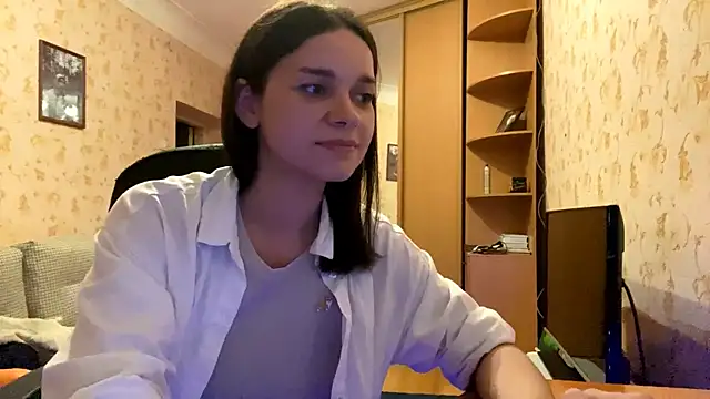 Snapshot of komerialimoros chatting on July 1, 2026, 7:14 pm komerialimoros online show from July 1, 2026, 7:14 pm