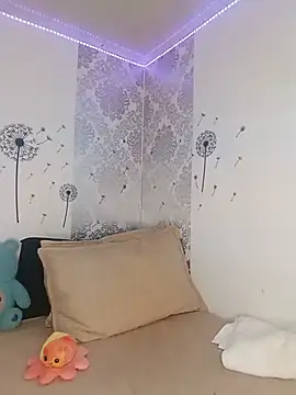 AylinLove  online show from July 6, 2026, 1:40 pm