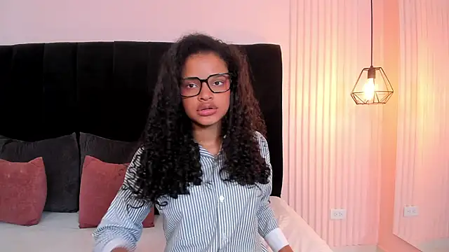 estefa rose online show from July 6, 2026, 4:31 pm