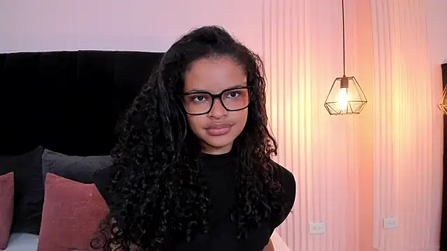estefa rose online show from July 7, 2026, 5:49 pm