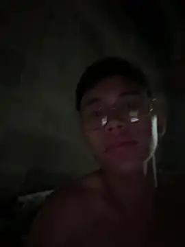 Snapshot of Angeloivan0 chatting on July 5, 2026, 9:27 am Angeloivan0 online show from July 5, 2026, 9:27 am
