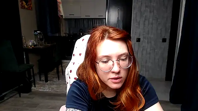 Reginasmilee online show from March 27, 2026, 3:48 am