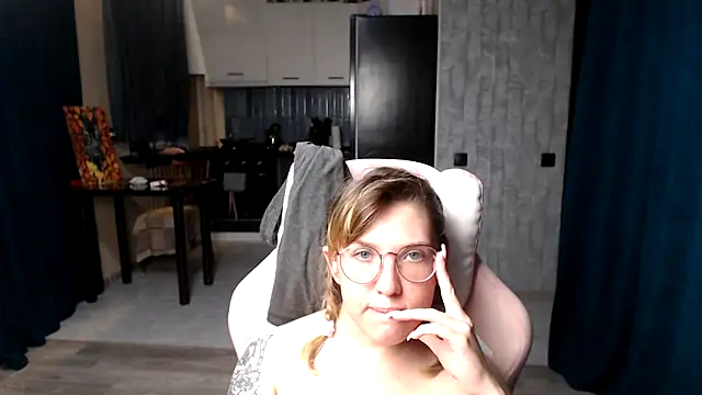 Reginasmilee online show from September 10, 2025, 12:20 am