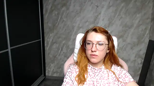 Reginasmilee online show from March 2, 2026, 2:23 am