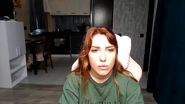 Reginasmilee online show from October 9, 2025, 7:31 am