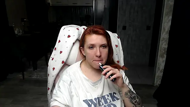 Reginasmilee online show from March 22, 2026, 3:43 am