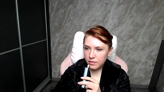 Reginasmilee online show from February 25, 2026, 3:56 pm