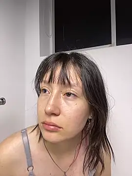 im lizzy17 online show from August 1, 2026, 6:22 am