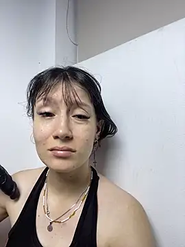 im lizzy17 online show from June 30, 2026, 4:34 am