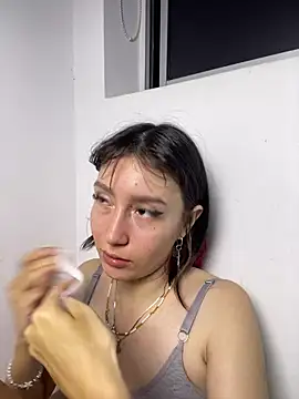 im lizzy17 online show from July 4, 2026, 6:09 am