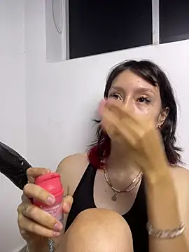 im lizzy17 online show from June 29, 2026, 6:09 am