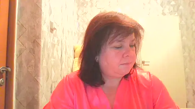 HannahAna39 online show from July 27, 2026, 7:10 pm
