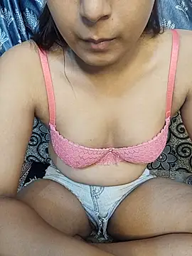 Snapshot of Yourss_Sparkel chatting on August 2, 2026, 5:21 pm Yourss Sparkel online show from August 2, 2026, 5:21 pm