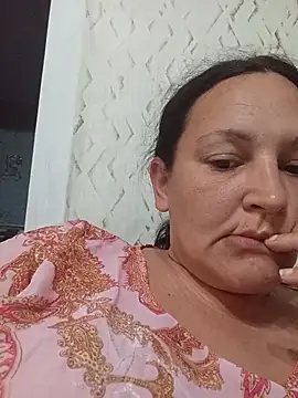 Snapshot of Irisssska chatting on July 13, 2026, 7:02 pm Irisssska online show from July 13, 2026, 7:02 pm
