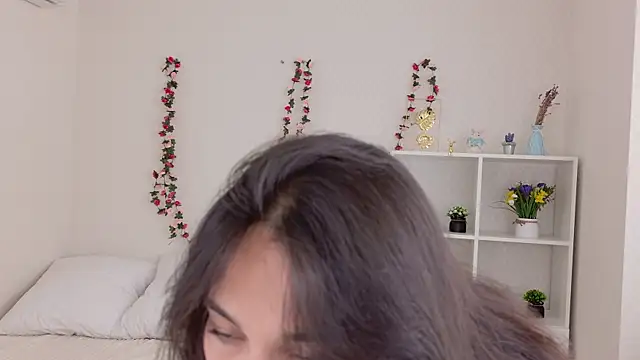 Snapshot of Eleonora_Sun chatting on July 8, 2026, 1:34 pm Eleonora Sun online show from July 8, 2026, 1:34 pm