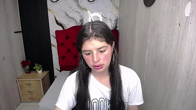 Snapshot of lyssa_blue chatting on June 24, 2026, 12:37 pm lyssa blue online show from June 24, 2026, 12:37 pm