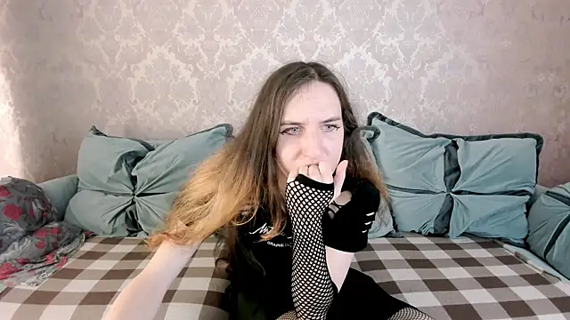 ChrisyBevy online show from August 6, 2026, 8:15 pm