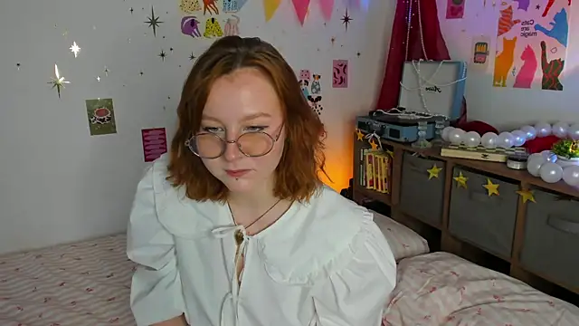 Snapshot of AnneBois chatting on July 2, 2026, 12:11 pm AnneBois online show from July 2, 2026, 12:11 pm