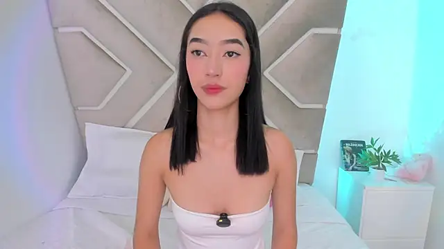 Snapshot of annelisee_ chatting on July 1, 2026, 11:16 pm annelisee online show from July 1, 2026, 11:16 pm