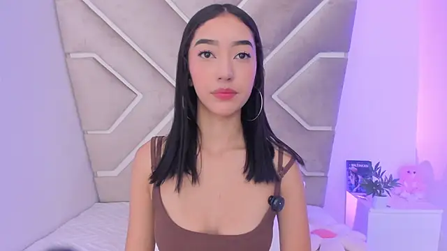 Snapshot of annelisee_ chatting on July 7, 2026, 11:30 pm annelisee online show from July 7, 2026, 11:30 pm