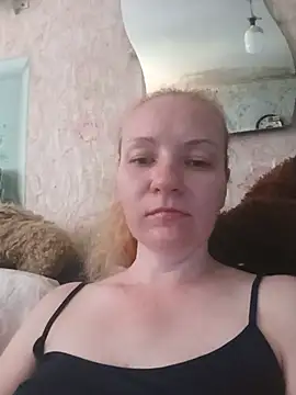 moonlight2311 online show from July 25, 2026, 7:27 am