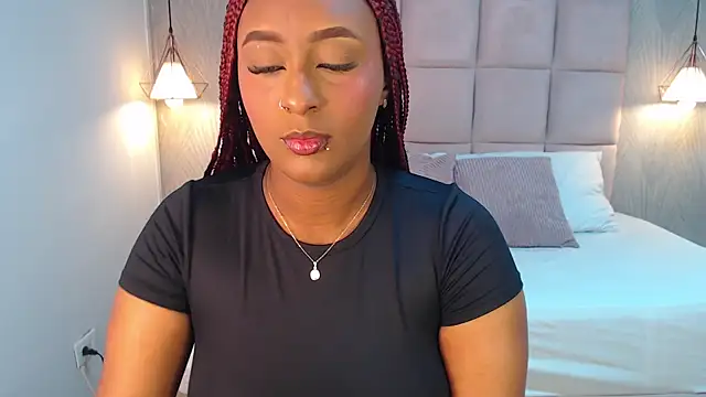 Snapshot of Elodi_Brown chatting on July 10, 2026, 10:43 pm Elodi Brown online show from July 10, 2026, 10:43 pm