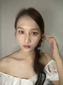 Snapshot of June-Baby chatting on July 4, 2026, 2:21 pm June-Baby online show from July 4, 2026, 2:21 pm
