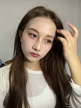 Snapshot of June-Baby chatting on July 2, 2026, 12:33 pm June-Baby online show from July 2, 2026, 12:33 pm
