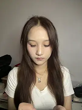 Snapshot of June-Baby chatting on June 30, 2026, 9:31 am June-Baby online show from June 30, 2026, 9:31 am