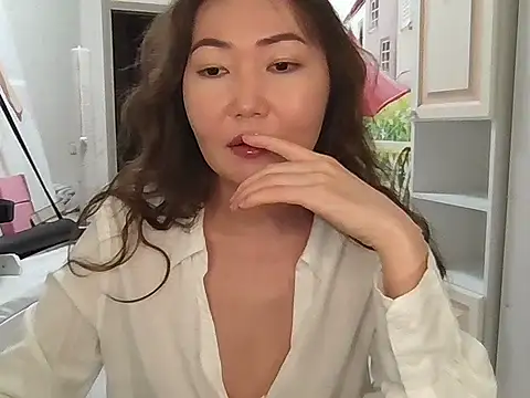 soraisaaa online show from July 12, 2026, 7:58 pm