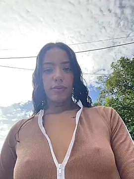 Snapshot of MandyMonroe chatting on July 13, 2026, 1:54 pm MandyMonroe online show from July 13, 2026, 1:54 pm