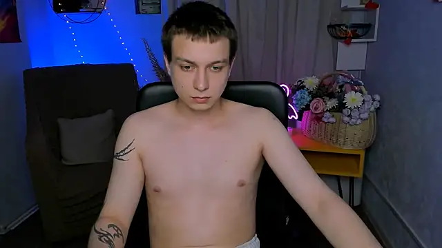 Snapshot of eric_nova chatting on July 12, 2026, 7:15 pm eric nova online show from July 12, 2026, 7:15 pm