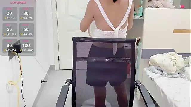xiaolei-999 online show from June 28, 2026, 3:51 pm