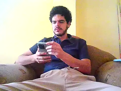Snapshot of Hectorssuarez chatting on July 13, 2026, 1:32 pm Hectorssuarez online show from July 13, 2026, 1:32 pm