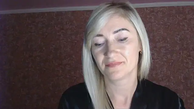 Snapshot of moonlightAnna chatting on July 9, 2026, 9:36 pm moonlightAnna online show from July 9, 2026, 9:36 pm