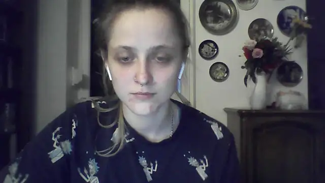 LeaWetGirl online show from June 29, 2026, 7:24 pm