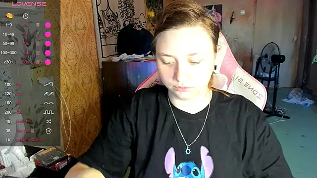 Snapshot of lily_shamy chatting on July 17, 2026, 5:32 pm lily shamy online show from July 17, 2026, 5:32 pm