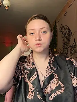Snapshot of lily_shamy chatting on July 7, 2026, 5:49 pm lily shamy online show from July 7, 2026, 5:49 pm